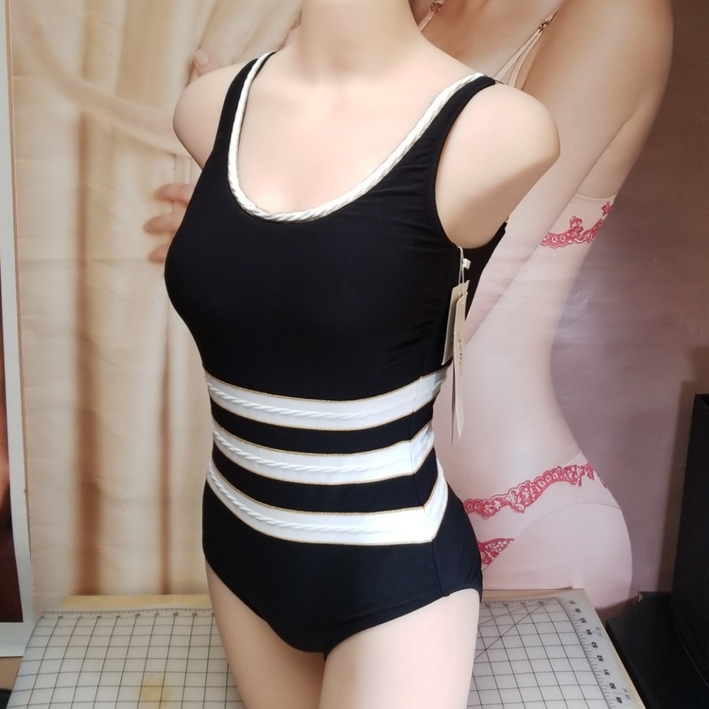 Gottex Black White Regatta One Piece Swimsuit 10
